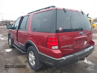 2005 Ford Expedition Special Service with VIN 1FMPU16505LA82177, listed as a IAAI auction lot 41162344 with 149,605 mi miles. Bid and sale history available at carsss.com. Image 3.