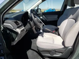 2018 Subaru Forester z VIN JF2SJABC5JH577128, wystawiony jako Copart lot #52453995 z przebiegiem 31 462 mil mil oraz Szkody całkowita. Historia ofert i sprzedaży dostępna na DreamBid. Obrazek 7.