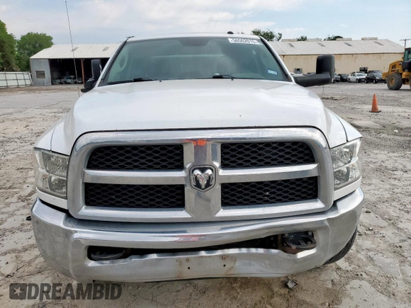 2018 Ram 2500 Tradesman z VIN 3C6UR4CL4JG104872, wystawiony jako Copart lot #56562015 z przebiegiem 198 256 mil mil oraz Szkoda całkowita • Salvage title. Historia ofert i sprzedaży dostępna na DreamBid. Obrazek 5.