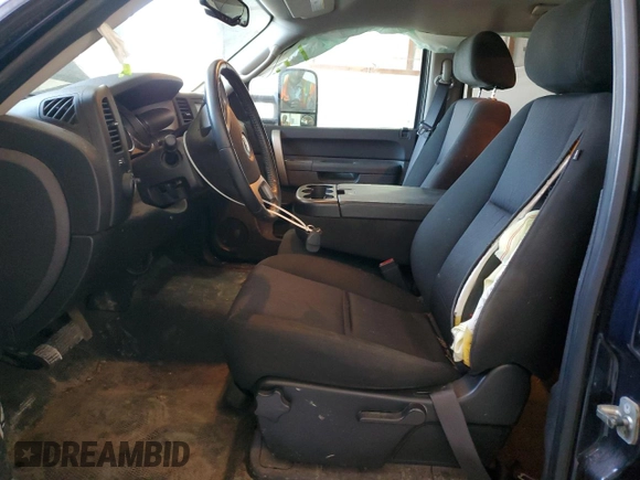 2010 GMC Sierra 1500 SLE z VIN 3GTRKVE39AG126906, wystawiony jako Copart lot #53603945 z przebiegiem 149 979 mil mil oraz Szkoda całkowita • Salvage title. Historia ofert i sprzedaży dostępna na DreamBid. Obrazek 7.