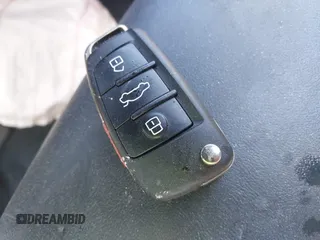 2024 Audi Q3 S line Premium z VIN WA1DECF3XR1108195, wystawiony jako IAAI lot #41833728 z przebiegiem Nie podano mil oraz . Historia ofert i sprzedaży dostępna na DreamBid. Obrazek 11.