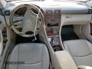 2001 Mercedes-Benz C 320 с VIN WDBRF64J01F043584, выставлен на аукционе Copart как лот 62385365 с пробегом Не указан миль и Списание • Salvage title. История ставок и продаж доступна на DreamBid. Изображение 8.
