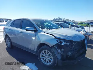 2018 Chevrolet Equinox LT z VIN 2GNAXSEV9J6350260, wystawiony jako IAAI lot #41625613 z przebiegiem 75 317 mil mil oraz . Historia ofert i sprzedaży dostępna na DreamBid. Obrazek 1.