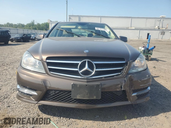 2014 Mercedes-Benz C 250 Sport z VIN WDDGF4HB7EA944038, wystawiony jako Copart lot #62121165 z przebiegiem 66 524 mil mil oraz Szkoda całkowita • Salvage title. Historia ofert i sprzedaży dostępna na DreamBid. Obrazek 5.
