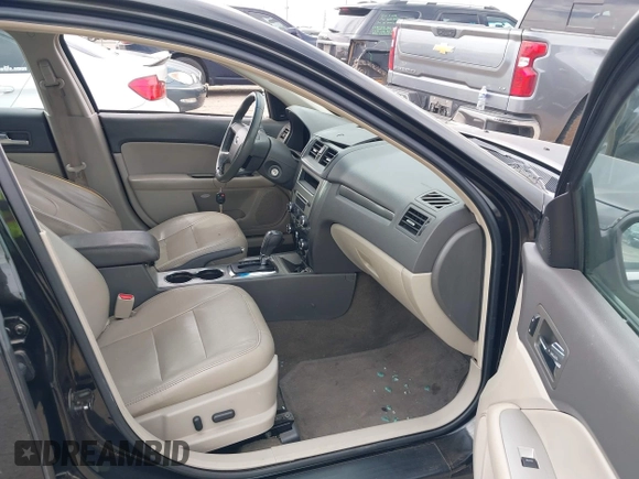 2011 Ford Fusion SEL with VIN 3FAHP0JG9BR279516, listed as a IAAI auction lot 41895984 with 184,718 mi miles. Bid and sale history available at carsss.com. Image 5.