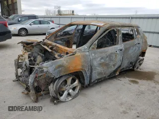 2018 Jeep Compass Latitude with VIN 3C4NJDBB3JT231553, listed as a Copart auction lot 43999025 with Not Provided miles and Non Repairable. Bid and sale history available at carsss.com. Image 1.