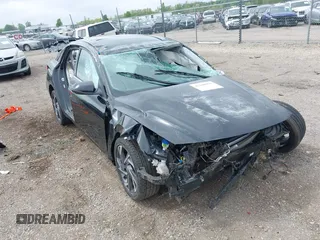 2024 Hyundai Elantra Limited z VIN KMHLN4DJ6RU095156, wystawiony jako IAAI lot #42180991 z przebiegiem 4 734 mil mil oraz . Historia ofert i sprzedaży dostępna na DreamBid. Obrazek 1.