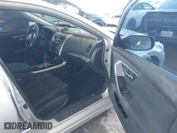 2015 Nissan Altima 2.5 SV with VIN 1N4AL3AP2FC146003, listed as a IAAI auction lot 41657030 with 127,489 mi miles. Bid and sale history available at carsss.com. Image 5.