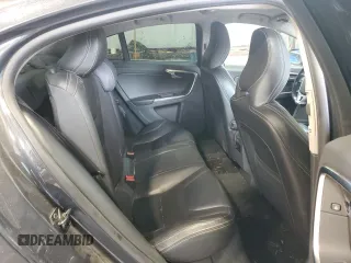 2012 Volvo S60 T6 z VIN YV1902FH9C2102416, wystawiony jako Copart lot #57523275 z przebiegiem 92 711 mil mil oraz Szkoda całkowita • Salvage title. Historia ofert i sprzedaży dostępna na DreamBid. Obrazek 10.