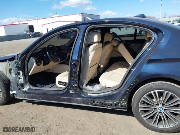 2019 BMW 5 Series 530i xDrive with VIN WBAJA7C55KG912518, listed as a IAAI auction lot 41846385 with 58,262 mi miles. Bid and sale history available at carsss.com. Image 14.