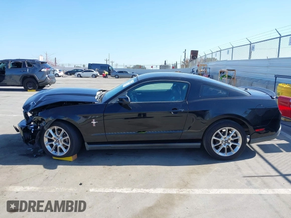 2010 Ford Mustang V6 с VIN 1ZVBP8AN5A5157571, выставлен на аукционе IAAI как лот 42153145 с пробегом 116 493 миль миль и . История ставок и продаж доступна на DreamBid. Изображение 15.