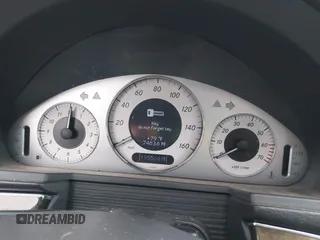 2003 Mercedes-Benz E 500 z VIN WDBUF70J73A125902, wystawiony jako IAAI lot #42154438 z przebiegiem 195 566 mil mil oraz . Historia ofert i sprzedaży dostępna na DreamBid. Obrazek 7.