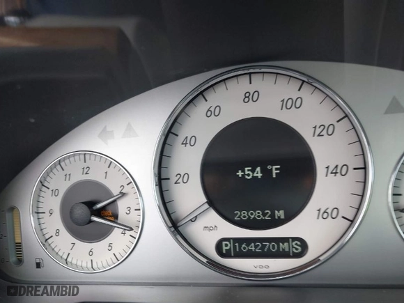 2007 Mercedes-Benz E-Class 3.5L with VIN WDBUF56X47B130801, listed as a IAAI auction lot 41809000 with 164,270 mi miles. Bid and sale history available at carsss.com. Image 7.