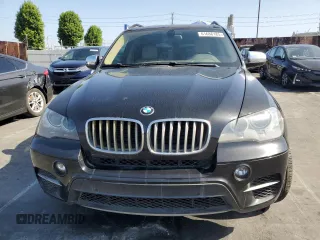 2012 BMW X5 35d z VIN 5UXZW0C51CL672406, wystawiony jako Copart lot #61686185 z przebiegiem 139 408 mil mil oraz Szkoda całkowita • Salvage title. Historia ofert i sprzedaży dostępna na DreamBid. Obrazek 5.