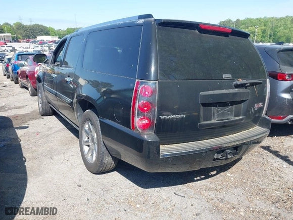 2008 GMC Yukon XL Denali with VIN 1GKFK66888J141543, listed as a IAAI auction lot 41998054 with 253,957 mi miles. Bid and sale history available at carsss.com. Image 3.