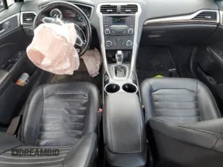 2013 Ford Fusion SE with VIN 3FA6P0HR8DR321725, listed as a Copart auction lot 62808555 with 125,223 mi miles and Non repairable. Bid and sale history available at DreamBid. Image 8.