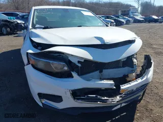 2016 Chevrolet Malibu LT with VIN 1G1ZE5ST5GF352410, listed as a IAAI auction lot 41758158 with 109,673 mi miles. Bid and sale history available at carsss.com. Image 17.