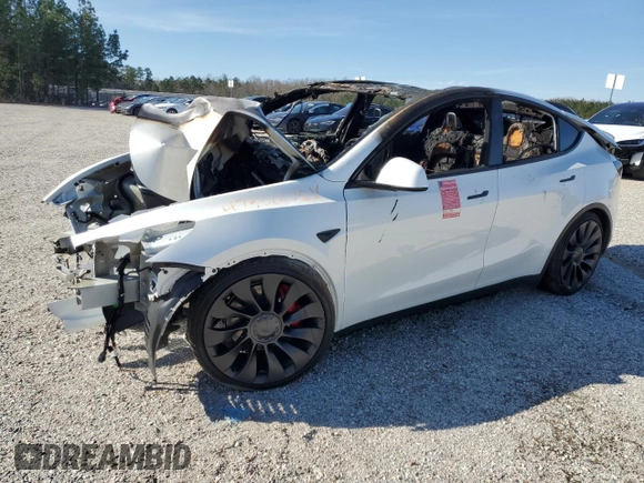 2024 Tesla Model Y Performance z VIN 7SAYGDEF5RF183755, wystawiony jako Copart lot #47230175 z przebiegiem Nie podano mil oraz Szkoda całkowita • Salvage title. Historia ofert i sprzedaży dostępna na DreamBid. Obrazek 1.