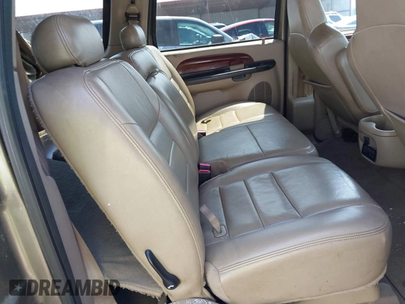 2005 Ford Excursion Limited z VIN 1FMNU42P25ED44334, wystawiony jako IAAI lot #42344600 z przebiegiem 171 512 mil mil oraz . Historia ofert i sprzedaży dostępna na DreamBid. Obrazek 8.