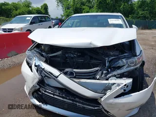 2016 Lexus ES 300h z VIN JTHBW1GG8G2110372, wystawiony jako IAAI lot #42278981 z przebiegiem 140 963 mil mil oraz . Historia ofert i sprzedaży dostępna na DreamBid. Obrazek 6.