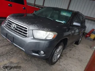 2008 Toyota Highlander Sport with VIN JTEDS43A882041821, listed as a IAAI auction lot 41981082 with 252,993 mi miles. Bid and sale history available at carsss.com. Image 17.