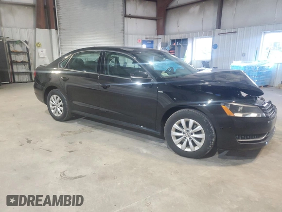 2014 Volkswagen Passat Wolfsburg Edition z VIN 1VWAT7A36EC081263, wystawiony jako Copart lot #52681045 z przebiegiem 114 333 mil mil oraz Czysty tytuł • Clean title. Historia ofert i sprzedaży dostępna na DreamBid. Obrazek 4.