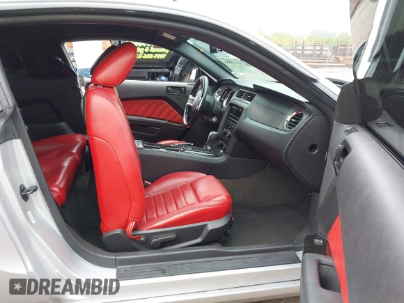 2013 Ford Mustang GT with VIN 1ZVBP8CF7D5281965, listed as a IAAI auction lot 40408688 with 121,477 mi miles. Bid and sale history available at carsss.com. Image 5.