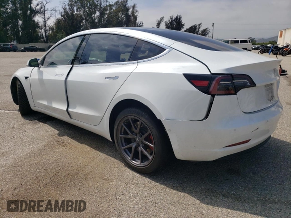 2018 Tesla Model 3 Long Range Battery z VIN 5YJ3E1EB4JF085278, wystawiony jako Copart lot #55468385 z przebiegiem 101 902 mil mil oraz Szkoda całkowita • Salvage title. Historia ofert i sprzedaży dostępna na DreamBid. Obrazek 2.