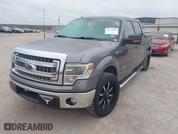 2014 Ford F-150 XL with VIN 1FTFW1CT5EKF90924, listed as a IAAI auction lot 41779079 with 250,591 mi miles. Bid and sale history available at carsss.com. Image 18.