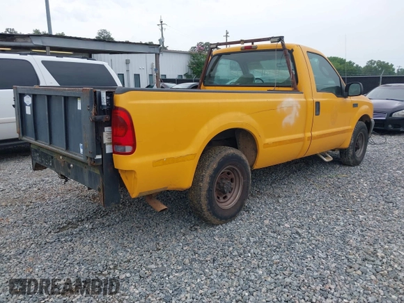 2004 Ford F-250 XL z VIN 1FTNF20L44EC05520, wystawiony jako IAAI lot #42353084 z przebiegiem 372 937 mil mil oraz . Historia ofert i sprzedaży dostępna na DreamBid. Obrazek 4.