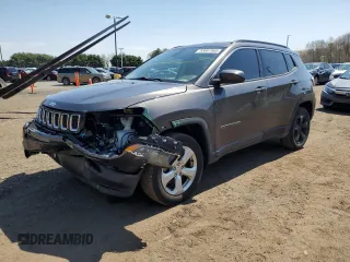 2018 Jeep Compass Latitude z VIN 3C4NJDBB5JT303871, wystawiony jako Copart lot #53881965 z przebiegiem 130 061 mil mil oraz Szkoda całkowita • Salvage title. Historia ofert i sprzedaży dostępna na DreamBid. Obrazek 1.