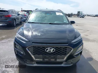 2018 Hyundai Kona Limited with VIN KM8K33A58JU078785, listed as a IAAI auction lot 41808445 with 58,738 mi miles. Bid and sale history available at carsss.com. Image 12.