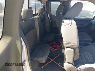 2012 Nissan Frontier S z VIN 1N6BD0CT1CC433667, wystawiony jako IAAI lot #41871242 z przebiegiem 122 158 mil mil oraz . Historia ofert i sprzedaży dostępna na DreamBid. Obrazek 8.