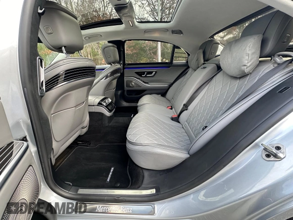 2021 Mercedes-Benz S 580 z VIN W1K6G7GB8MA039284, wystawiony jako Copart lot #59511805 z przebiegiem 78 056 mil mil oraz Czysty tytuł • Clean title. Historia ofert i sprzedaży dostępna na DreamBid. Obrazek 11.