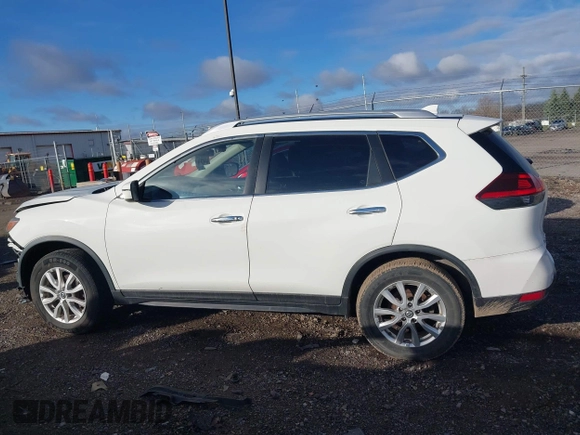 2020 Nissan Rogue SV z VIN JN8AT2MV3LW138117, wystawiony jako IAAI lot #41902231 z przebiegiem 131 746 mil mil oraz . Historia ofert i sprzedaży dostępna na DreamBid. Obrazek 15.