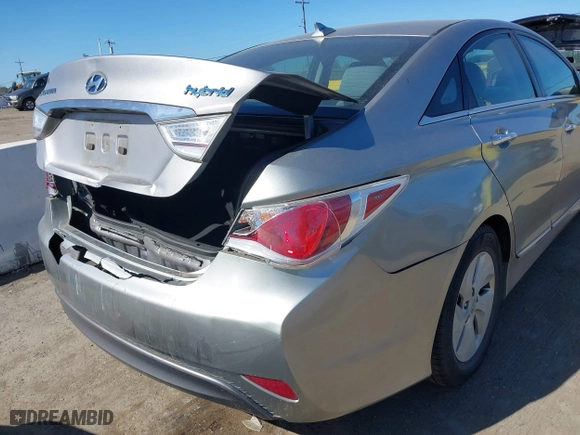 2013 Hyundai Sonata Hybrid Limited with VIN KMHEC4A4XDA096060, listed as a IAAI auction lot 41670337 with 159,185 mi miles. Bid and sale history available at carsss.com. Image 12.