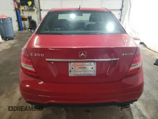 2013 Mercedes-Benz C 300 Sport z VIN WDDGF8AB6DR262303, wystawiony jako Copart lot #58726115 z przebiegiem 130 571 mil mil oraz Czysty tytuł • Clean title. Historia ofert i sprzedaży dostępna na DreamBid. Obrazek 6.
