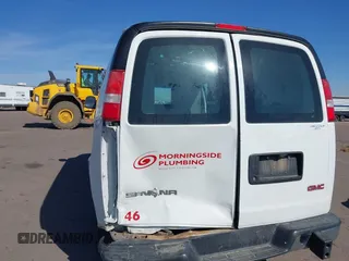 2017 GMC Savana Cargo Van with VIN 1GTW7AFF3H1906737, listed as a IAAI auction lot 40511351 with 98,559 mi miles. Bid and sale history available at carsss.com. Image 17.