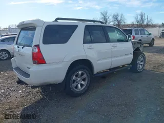 2007 Toyota 4Runner SR5 with VIN JTEBT14R678039102, listed as a IAAI auction lot 41448937 with 132,650 mi miles. Bid and sale history available at carsss.com. Image 4.