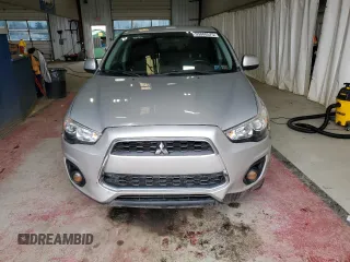2015 Mitsubishi Outlander ES z VIN 4A4AR3AU6FE008170, wystawiony jako Copart lot #55080575 z przebiegiem 125 125 mil mil oraz Szkoda całkowita • Salvage title. Historia ofert i sprzedaży dostępna na DreamBid. Obrazek 5.