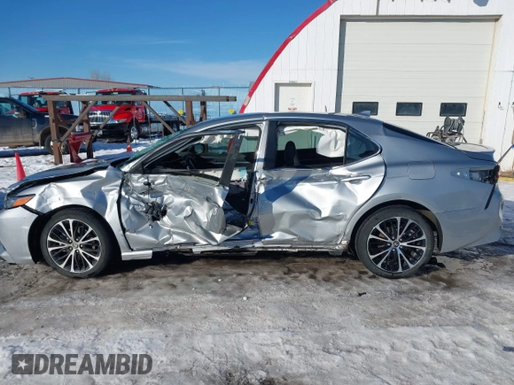 2020 Toyota Camry SE z VIN 4T1G11BK0LU016837, wystawiony jako IAAI lot #41313586 z przebiegiem Nie podano mil oraz . Historia ofert i sprzedaży dostępna na DreamBid. Obrazek 15.