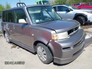 2005 Scion xB z VIN JTLKT324954026022, wystawiony jako IAAI lot #42073838 z przebiegiem 106 887 mil mil oraz . Historia ofert i sprzedaży dostępna na DreamBid. Obrazek 1.