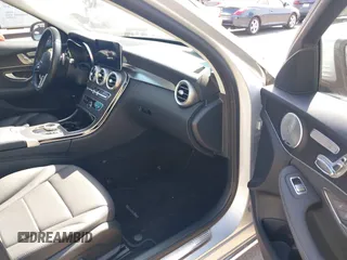 2020 Mercedes-Benz C 300 с VIN W1KWF8DB4LR579695, выставлен на аукционе IAAI как лот 42401232 с пробегом 76 765 миль миль и . История ставок и продаж доступна на DreamBid. Изображение 5.