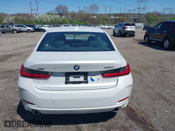2024 BMW 3 Series 330i xDrive with VIN 3MW89FF09R8E25560, listed as a IAAI auction lot 42003973 with Not Provided miles. Bid and sale history available at carsss.com. Image 17.