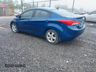 2013 Hyundai Elantra GLS z VIN KMHDH4AE8DU971690, wystawiony jako IAAI lot #42337320 z przebiegiem 114 313 mil mil oraz . Historia ofert i sprzedaży dostępna na DreamBid. Obrazek 3.