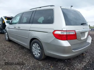 2006 Honda Odyssey TOURING with VIN 5FNRL38836B102719, listed as a IAAI auction lot 42170294 with 180,956 mi miles. Bid and sale history available at carsss.com. Image 3.