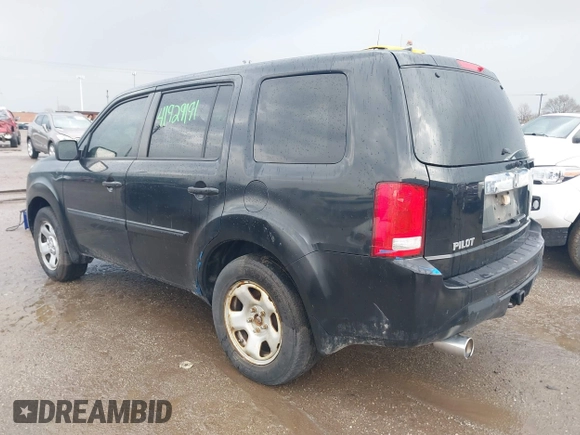 2012 Honda Pilot LX with VIN 5FNYF4H20CB010810, listed as a IAAI auction lot 41929191 with 181,977 mi miles and . Bid and sale history available at DreamBid. Image 3.