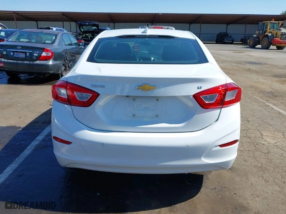 2018 Chevrolet Cruze LT with VIN 1G1BE5SM7J7114862, listed as a IAAI auction lot 41776691 with 64,026 mi miles. Bid and sale history available at carsss.com. Image 17.