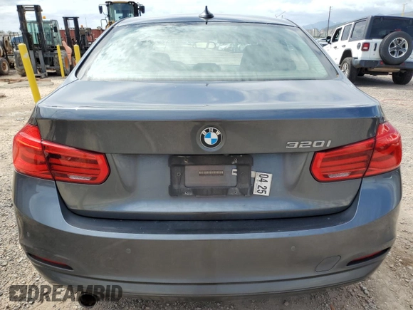 2017 BMW 3 Series 320i z VIN WBA8E1G34HNU15828, wystawiony jako Copart lot #52578625 z przebiegiem 61 391 mil mil oraz Szkoda całkowita • Salvage title. Historia ofert i sprzedaży dostępna na DreamBid. Obrazek 6.
