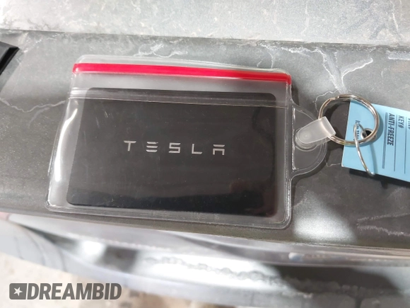 2025 Tesla Model 3 Long Range with VIN 5YJ3E1EA4SF913869, listed as a IAAI auction lot 41416608 with 1,141 mi miles and . Bid and sale history available at DreamBid. Image 11.